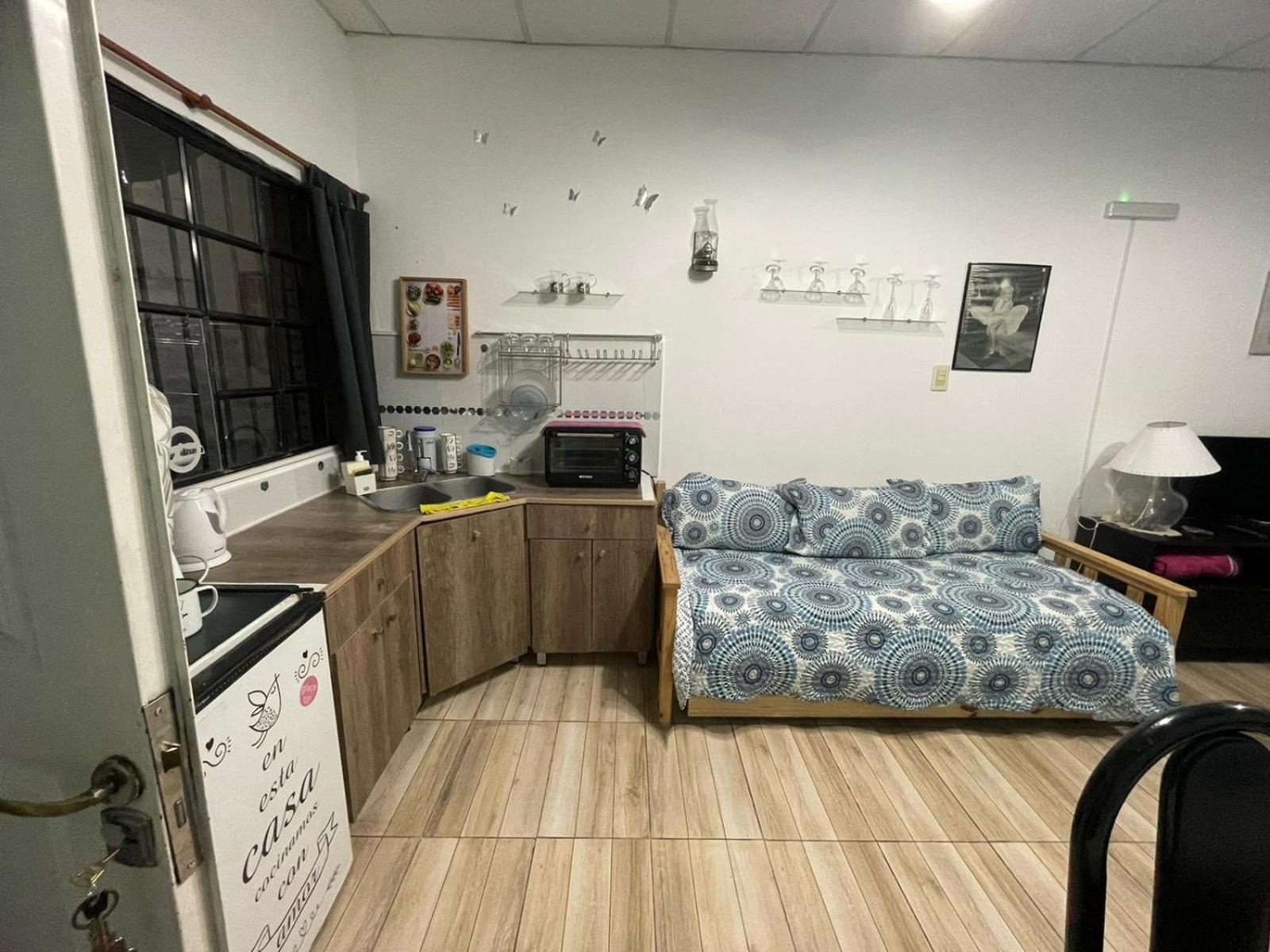 شقة Hospedaje 3 Aeropuerto Ezeiza Pet Friendly Tranfer Gratis Desde Y Hacia El Aeropuerto De Ezeiza A 20 Minutos المظهر الخارجي الصورة